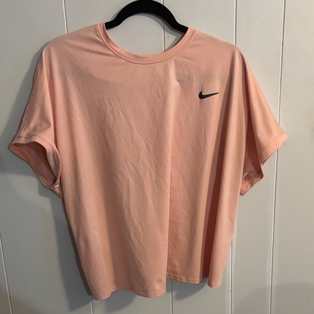 Nike Women’s Coral Short Sleeve Tee